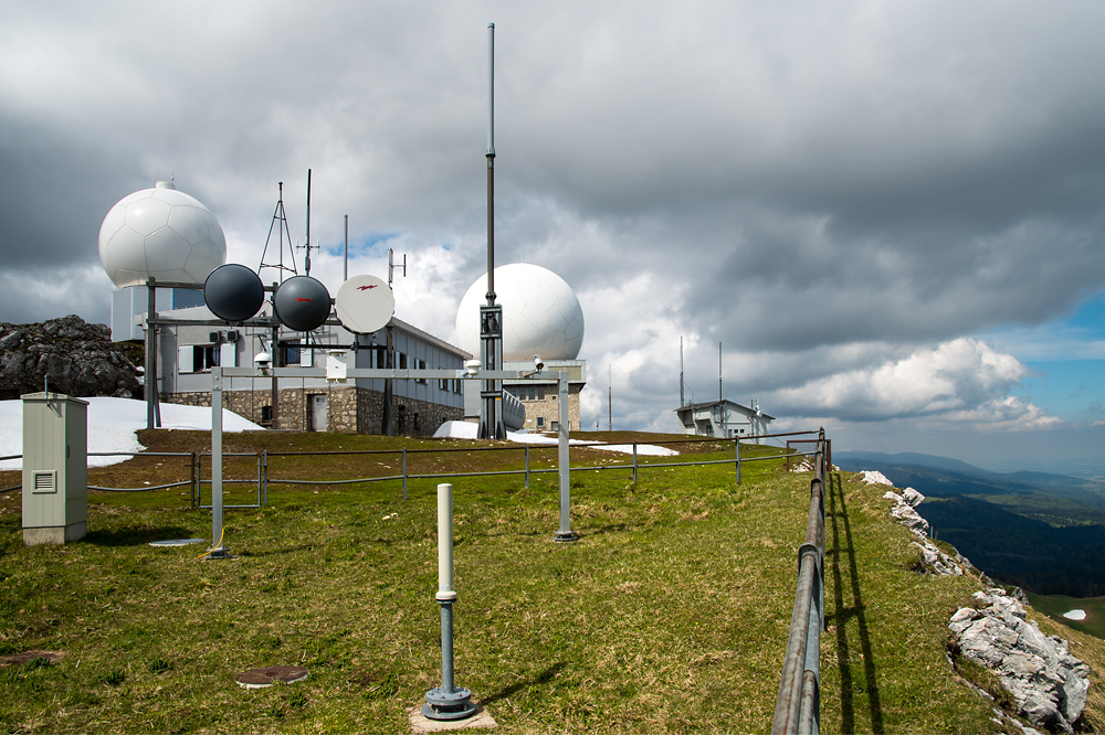 Wetterstation und Radaranlage La Dôle (Quelle: fotometeo.ch, 27.05.2013)